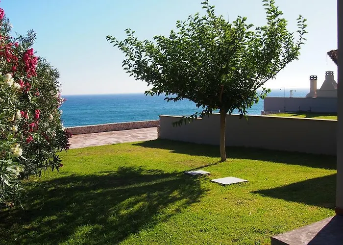 Dip In The Blue - 2 Holiday home
